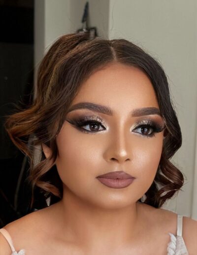 Elegant veil setting with soft glam bridal makeup – Glam by Duaa