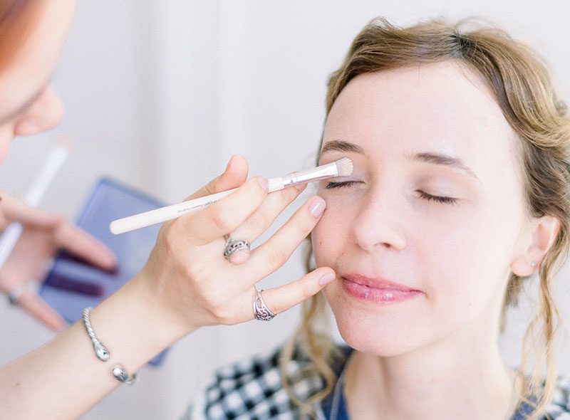 What to Ask a Bridal Makeup Artist Before Booking